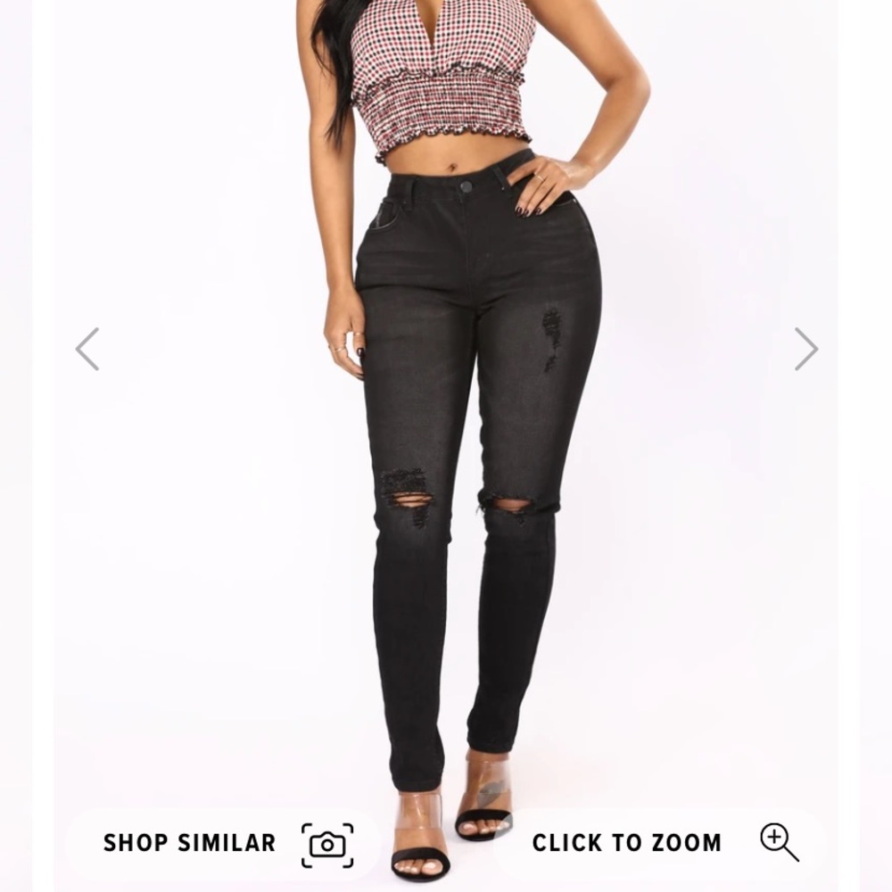 Fashion Nova: Black distressed jeans